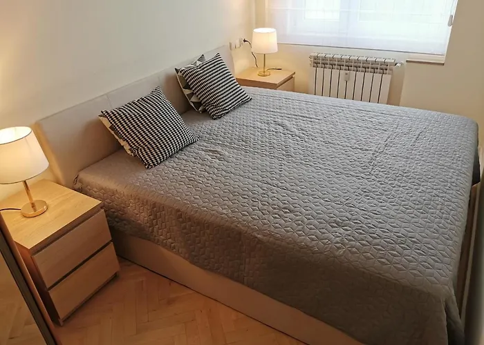 Horizon Lu By The Sea